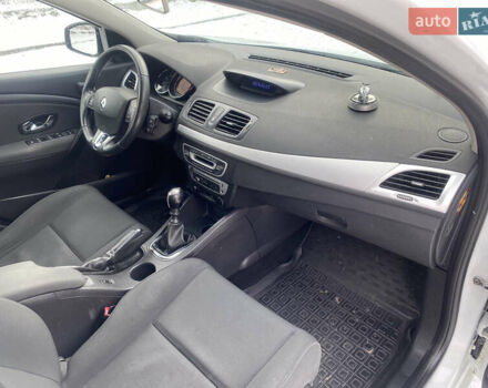 Білий Рено Меган, об'ємом двигуна 1.46 л та пробігом 245 тис. км за 7550 $, фото 15 на Automoto.ua