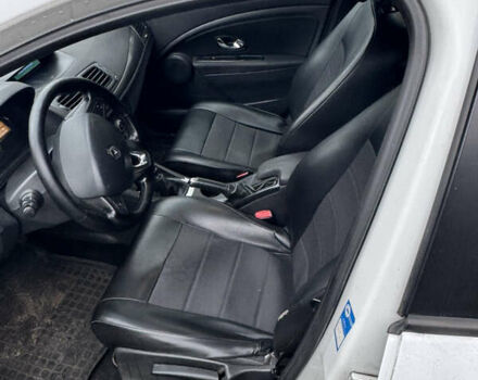 Белый Рено Меган, объемом двигателя 1.5 л и пробегом 260 тыс. км за 5500 $, фото 3 на Automoto.ua