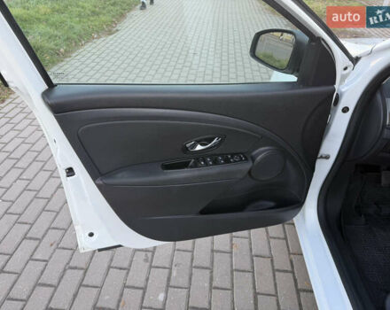 Белый Рено Меган, объемом двигателя 1.5 л и пробегом 265 тыс. км за 8550 $, фото 23 на Automoto.ua