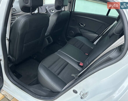 Белый Рено Меган, объемом двигателя 1.6 л и пробегом 217 тыс. км за 8750 $, фото 14 на Automoto.ua