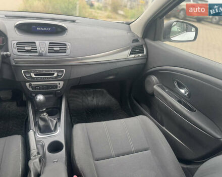 Белый Рено Меган, объемом двигателя 1.5 л и пробегом 280 тыс. км за 7750 $, фото 28 на Automoto.ua