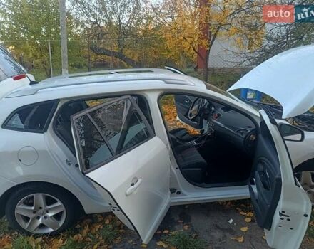 Белый Рено Меган, объемом двигателя 1.2 л и пробегом 180 тыс. км за 7200 $, фото 21 на Automoto.ua