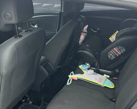 Белый Рено Меган, объемом двигателя 1.46 л и пробегом 330 тыс. км за 8500 $, фото 9 на Automoto.ua