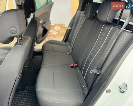 Белый Рено Меган, объемом двигателя 1.5 л и пробегом 225 тыс. км за 9850 $, фото 27 на Automoto.ua