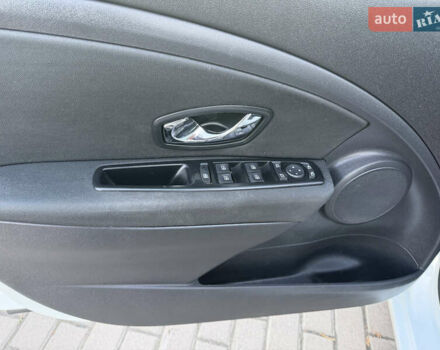 Белый Рено Меган, объемом двигателя 1.5 л и пробегом 265 тыс. км за 8550 $, фото 22 на Automoto.ua