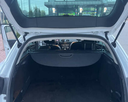 Белый Рено Меган, объемом двигателя 1.5 л и пробегом 223 тыс. км за 9900 $, фото 10 на Automoto.ua