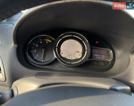 Белый Рено Меган, объемом двигателя 1.46 л и пробегом 178 тыс. км за 8550 $, фото 71 на Automoto.ua