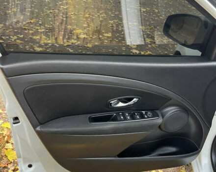 Белый Рено Меган, объемом двигателя 1.46 л и пробегом 272 тыс. км за 8700 $, фото 18 на Automoto.ua