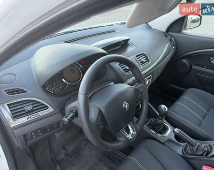 Белый Рено Меган, объемом двигателя 1.5 л и пробегом 265 тыс. км за 8550 $, фото 26 на Automoto.ua