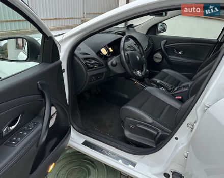 Белый Рено Меган, объемом двигателя 1.6 л и пробегом 217 тыс. км за 8750 $, фото 13 на Automoto.ua