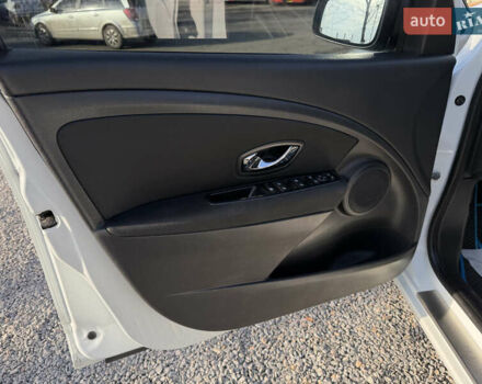 Белый Рено Меган, объемом двигателя 1.46 л и пробегом 178 тыс. км за 8550 $, фото 63 на Automoto.ua