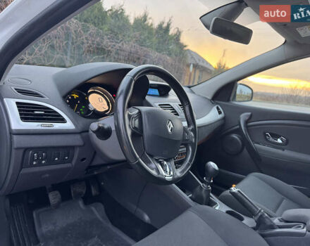 Білий Рено Меган, об'ємом двигуна 1.6 л та пробігом 227 тис. км за 7999 $, фото 43 на Automoto.ua