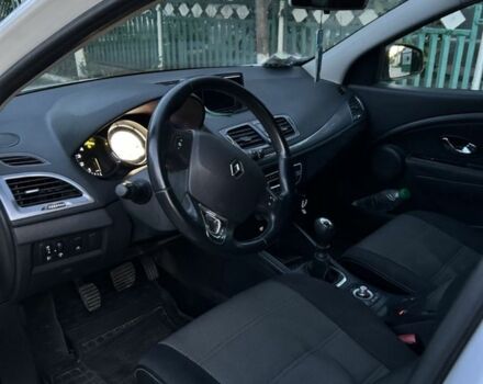 Белый Рено Меган, объемом двигателя 1.5 л и пробегом 175 тыс. км за 7400 $, фото 5 на Automoto.ua