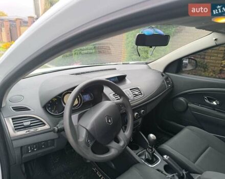 Білий Рено Меган, об'ємом двигуна 1.46 л та пробігом 302 тис. км за 7250 $, фото 2 на Automoto.ua