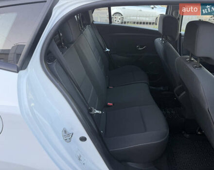 Белый Рено Меган, объемом двигателя 1.5 л и пробегом 265 тыс. км за 8550 $, фото 41 на Automoto.ua