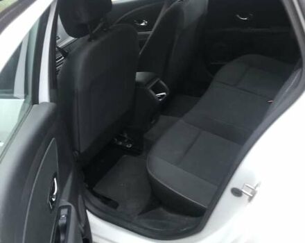 Белый Рено Меган, объемом двигателя 1.46 л и пробегом 238 тыс. км за 7600 $, фото 4 на Automoto.ua