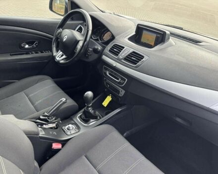 Белый Рено Меган, объемом двигателя 1.5 л и пробегом 230 тыс. км за 2500 $, фото 1 на Automoto.ua