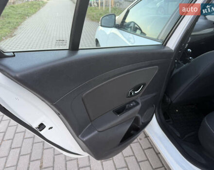 Белый Рено Меган, объемом двигателя 1.5 л и пробегом 265 тыс. км за 8550 $, фото 33 на Automoto.ua