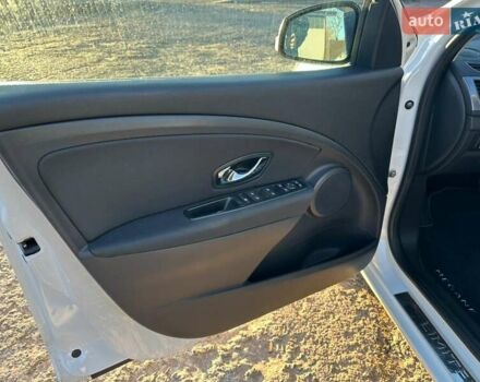 Рено Меган 2014 в Нововолынск на Automoto.ua Белый Рено Меган, объемом двигателя 1.5 л и пробегом 244 тыс. км за 9700 $, фото 11 на Automoto.ua