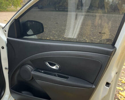 Белый Рено Меган, объемом двигателя 1.46 л и пробегом 272 тыс. км за 8700 $, фото 19 на Automoto.ua