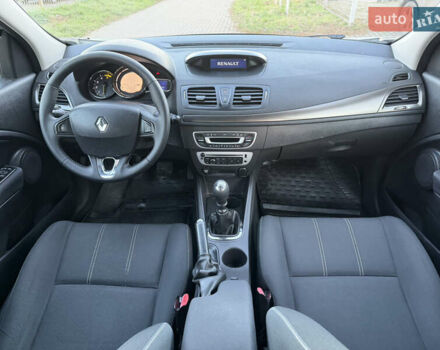 Белый Рено Меган, объемом двигателя 1.5 л и пробегом 265 тыс. км за 8550 $, фото 42 на Automoto.ua