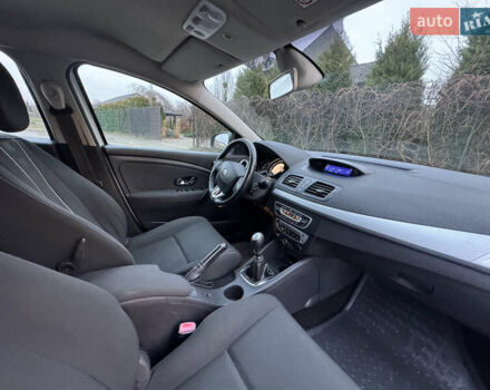 Білий Рено Меган, об'ємом двигуна 1.6 л та пробігом 227 тис. км за 7999 $, фото 28 на Automoto.ua