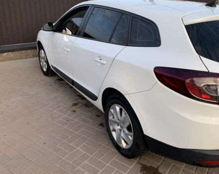 Белый Рено Меган, объемом двигателя 1.46 л и пробегом 247 тыс. км за 8000 $, фото 2 на Automoto.ua