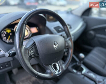 Белый Рено Меган, объемом двигателя 1.5 л и пробегом 245 тыс. км за 8250 $, фото 11 на Automoto.ua