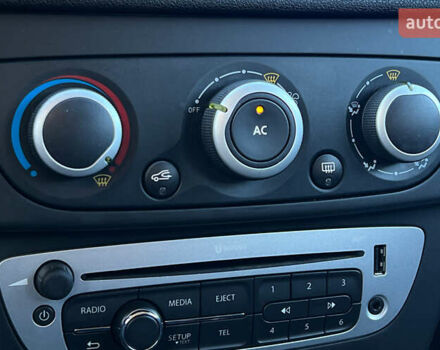 Белый Рено Меган, объемом двигателя 1.5 л и пробегом 206 тыс. км за 8500 $, фото 13 на Automoto.ua