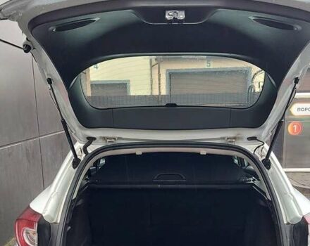 Белый Рено Меган, объемом двигателя 1.5 л и пробегом 269 тыс. км за 8600 $, фото 5 на Automoto.ua