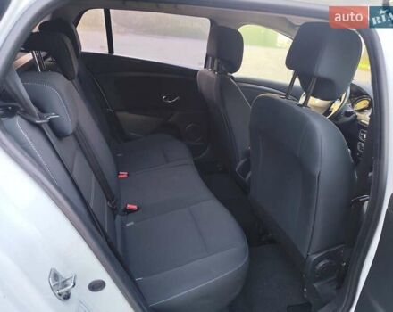 Білий Рено Меган, об'ємом двигуна 1.5 л та пробігом 165 тис. км за 8150 $, фото 44 на Automoto.ua