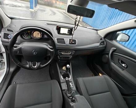 Белый Рено Меган, объемом двигателя 1.5 л и пробегом 131 тыс. км за 9300 $, фото 11 на Automoto.ua