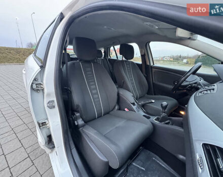 Білий Рено Меган, об'ємом двигуна 1.6 л та пробігом 227 тис. км за 7999 $, фото 26 на Automoto.ua