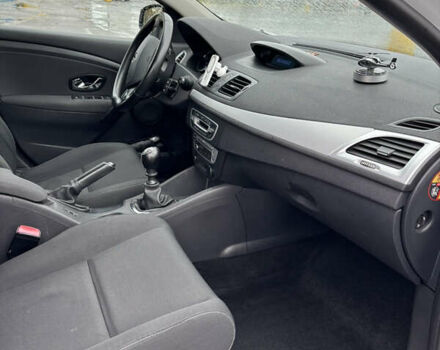 Белый Рено Меган, объемом двигателя 1.5 л и пробегом 242 тыс. км за 8700 $, фото 16 на Automoto.ua