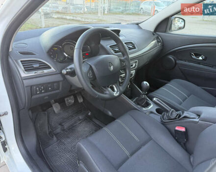 Белый Рено Меган, объемом двигателя 1.5 л и пробегом 265 тыс. км за 8550 $, фото 24 на Automoto.ua