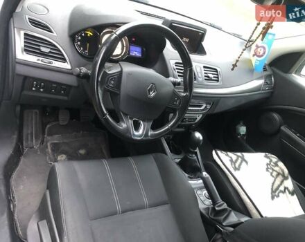 Белый Рено Меган, объемом двигателя 1.46 л и пробегом 238 тыс. км за 7600 $, фото 2 на Automoto.ua