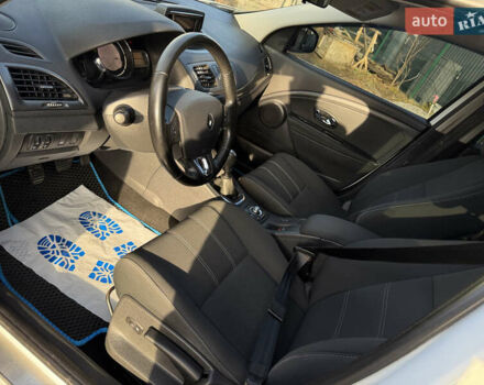 Белый Рено Меган, объемом двигателя 1.46 л и пробегом 178 тыс. км за 8550 $, фото 65 на Automoto.ua