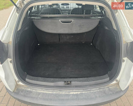 Белый Рено Меган, объемом двигателя 1.5 л и пробегом 280 тыс. км за 7750 $, фото 24 на Automoto.ua