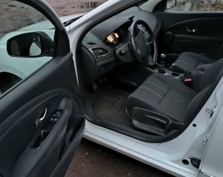 Белый Рено Меган, объемом двигателя 1.46 л и пробегом 279 тыс. км за 7800 $, фото 15 на Automoto.ua