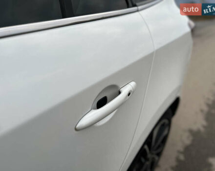 Белый Рено Меган, объемом двигателя 1.6 л и пробегом 217 тыс. км за 8750 $, фото 9 на Automoto.ua