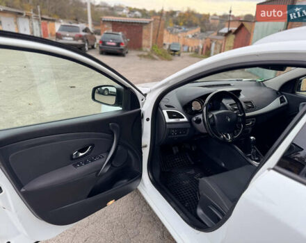 Белый Рено Меган, объемом двигателя 1.5 л и пробегом 225 тыс. км за 9850 $, фото 13 на Automoto.ua