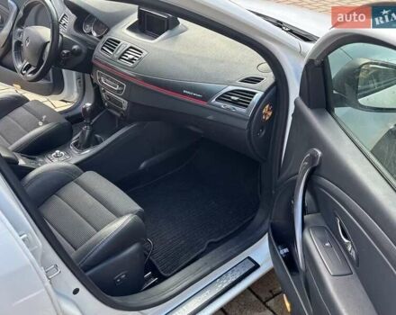 Белый Рено Меган, объемом двигателя 2 л и пробегом 230 тыс. км за 12500 $, фото 7 на Automoto.ua