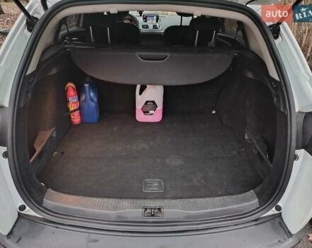 Белый Рено Меган, объемом двигателя 1.5 л и пробегом 296 тыс. км за 8000 $, фото 8 на Automoto.ua