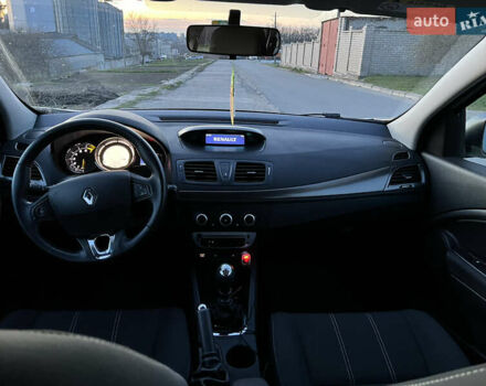 Белый Рено Меган, объемом двигателя 1.2 л и пробегом 157 тыс. км за 9000 $, фото 13 на Automoto.ua