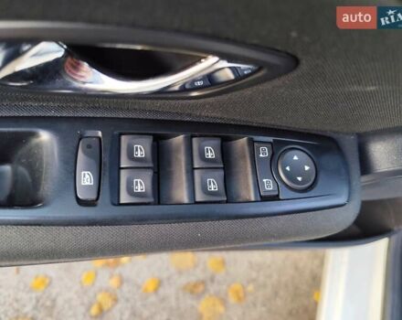 Білий Рено Меган, об'ємом двигуна 1.5 л та пробігом 165 тис. км за 8150 $, фото 31 на Automoto.ua