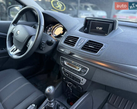 Белый Рено Меган, объемом двигателя 1.5 л и пробегом 245 тыс. км за 8250 $, фото 12 на Automoto.ua