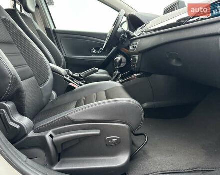 Белый Рено Меган, объемом двигателя 1.6 л и пробегом 217 тыс. км за 8750 $, фото 18 на Automoto.ua