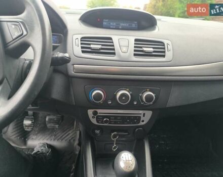 Білий Рено Меган, об'ємом двигуна 1.46 л та пробігом 302 тис. км за 7250 $, фото 3 на Automoto.ua