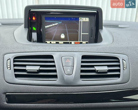 Белый Рено Меган, объемом двигателя 1.6 л и пробегом 217 тыс. км за 8750 $, фото 16 на Automoto.ua