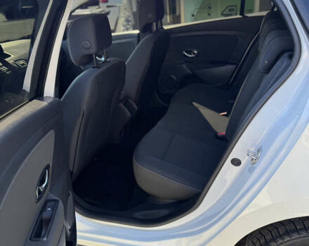 Белый Рено Меган, объемом двигателя 1.46 л и пробегом 242 тыс. км за 10000 $, фото 2 на Automoto.ua